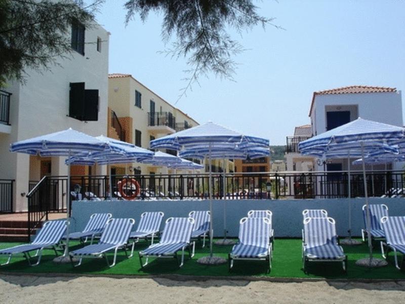 Margarita Beach Hotel Agia Marina Exteriör bild
