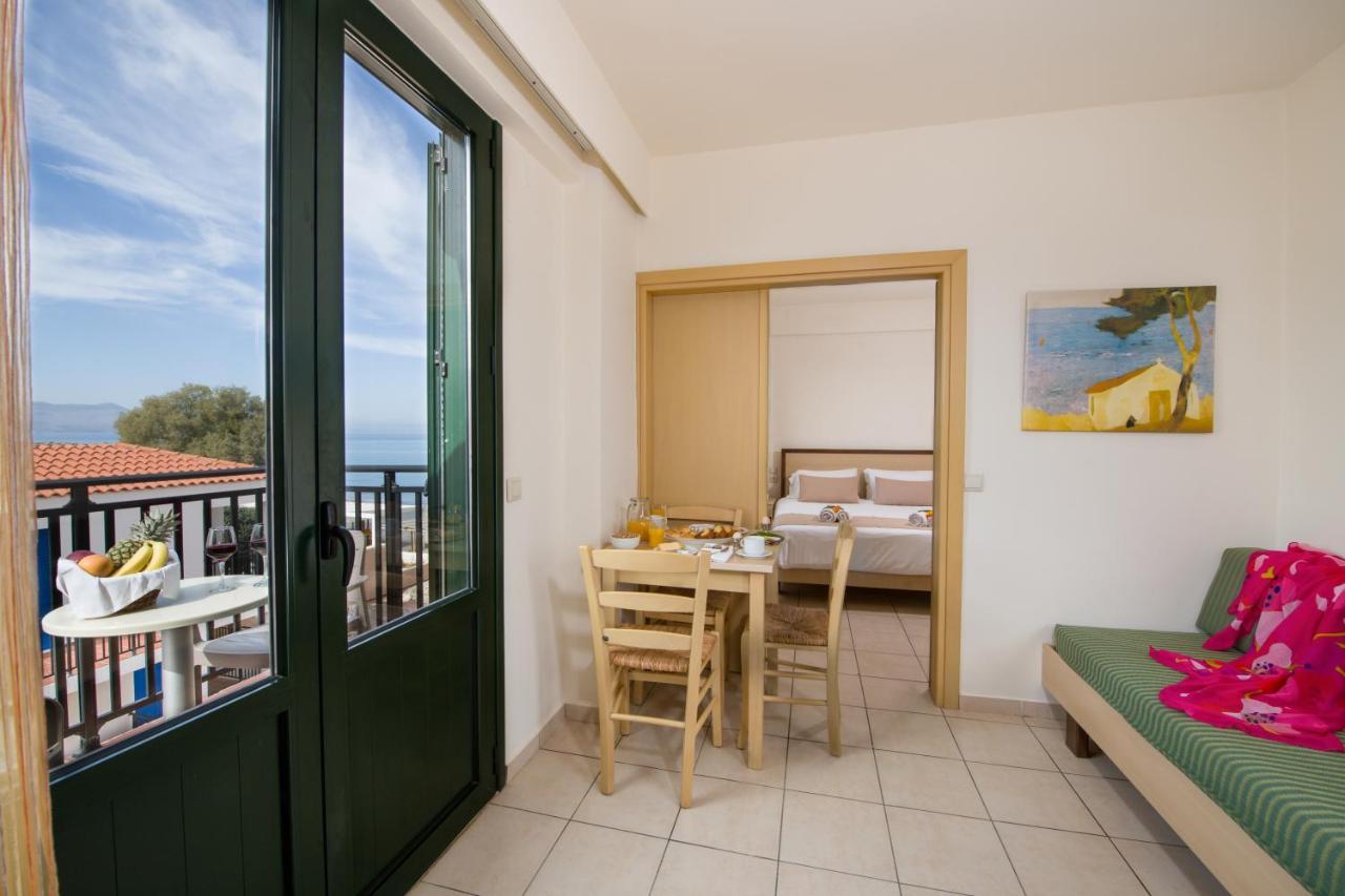 Margarita Beach Hotel Agia Marina Exteriör bild
